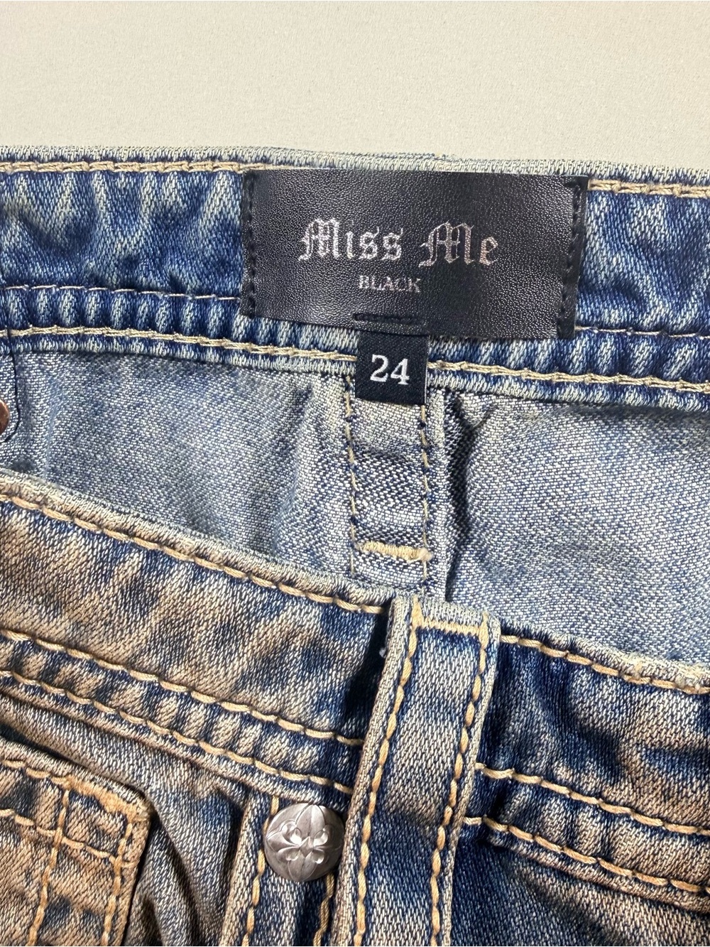 NWT Miss Me Super Baggy Wide Leg Jeans 24x30 Embellished Western Grunge Y2K - Picture 5 of 15